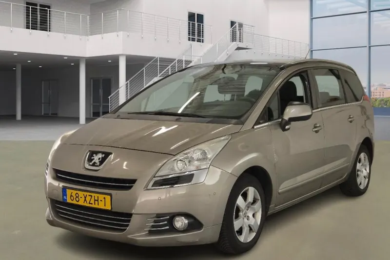 Peugeot 5008 (2012)