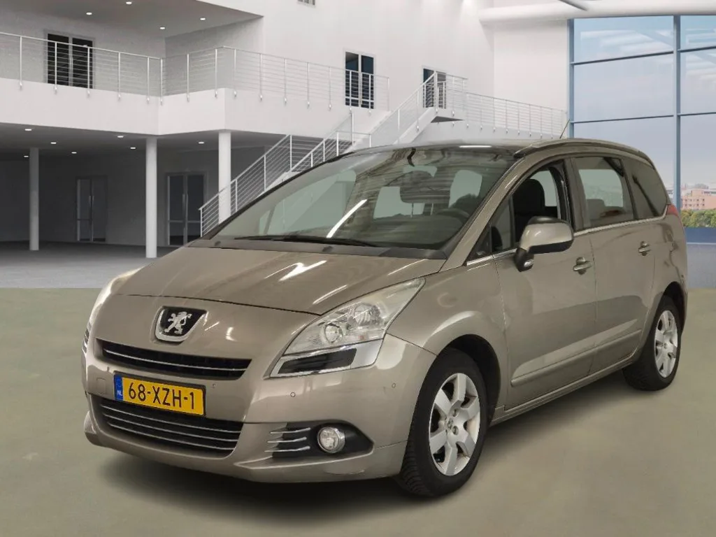 Peugeot 5008 (2012) — foto 1