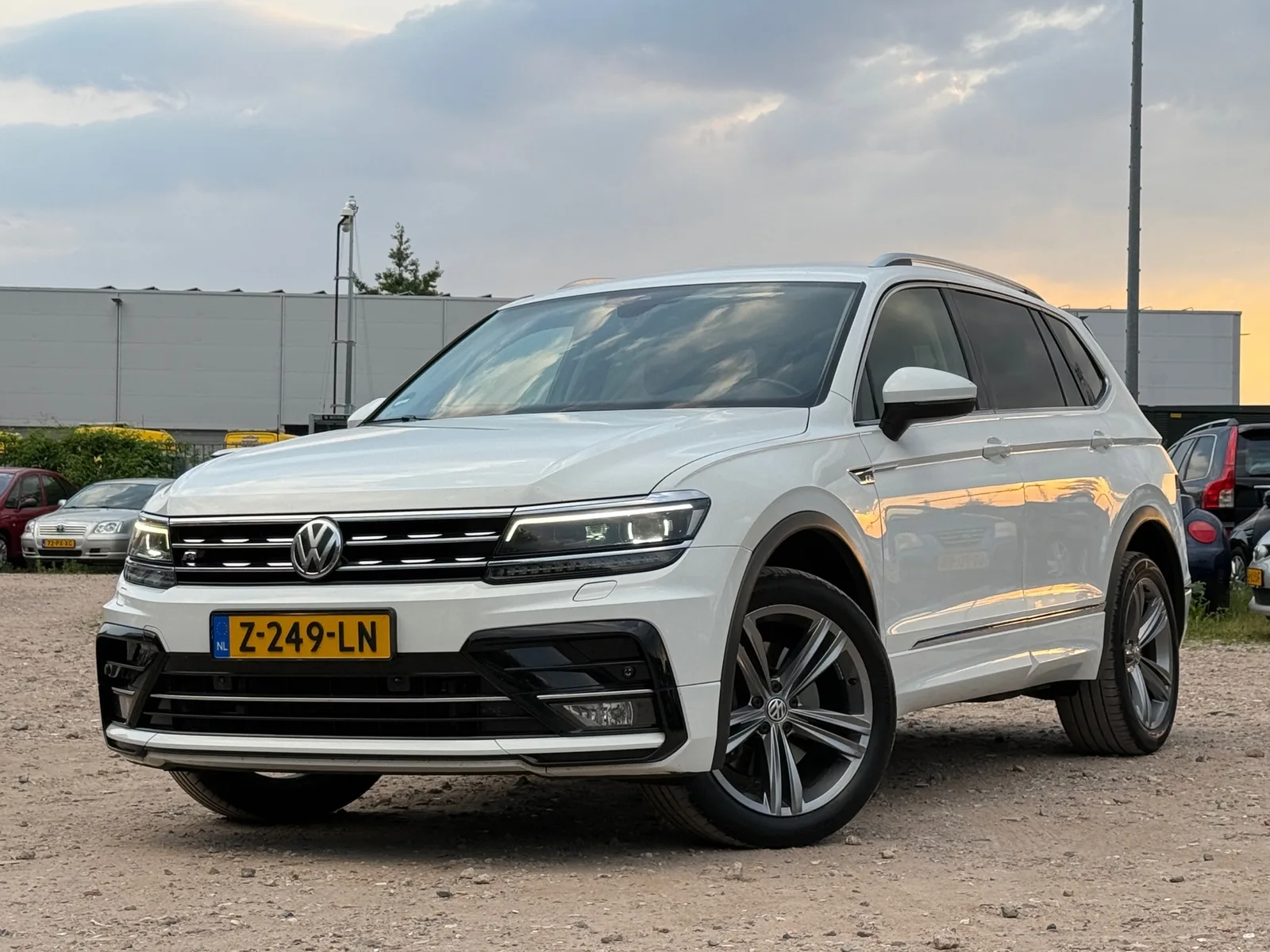 Volkswagen Tiguan (2018) — foto 1
