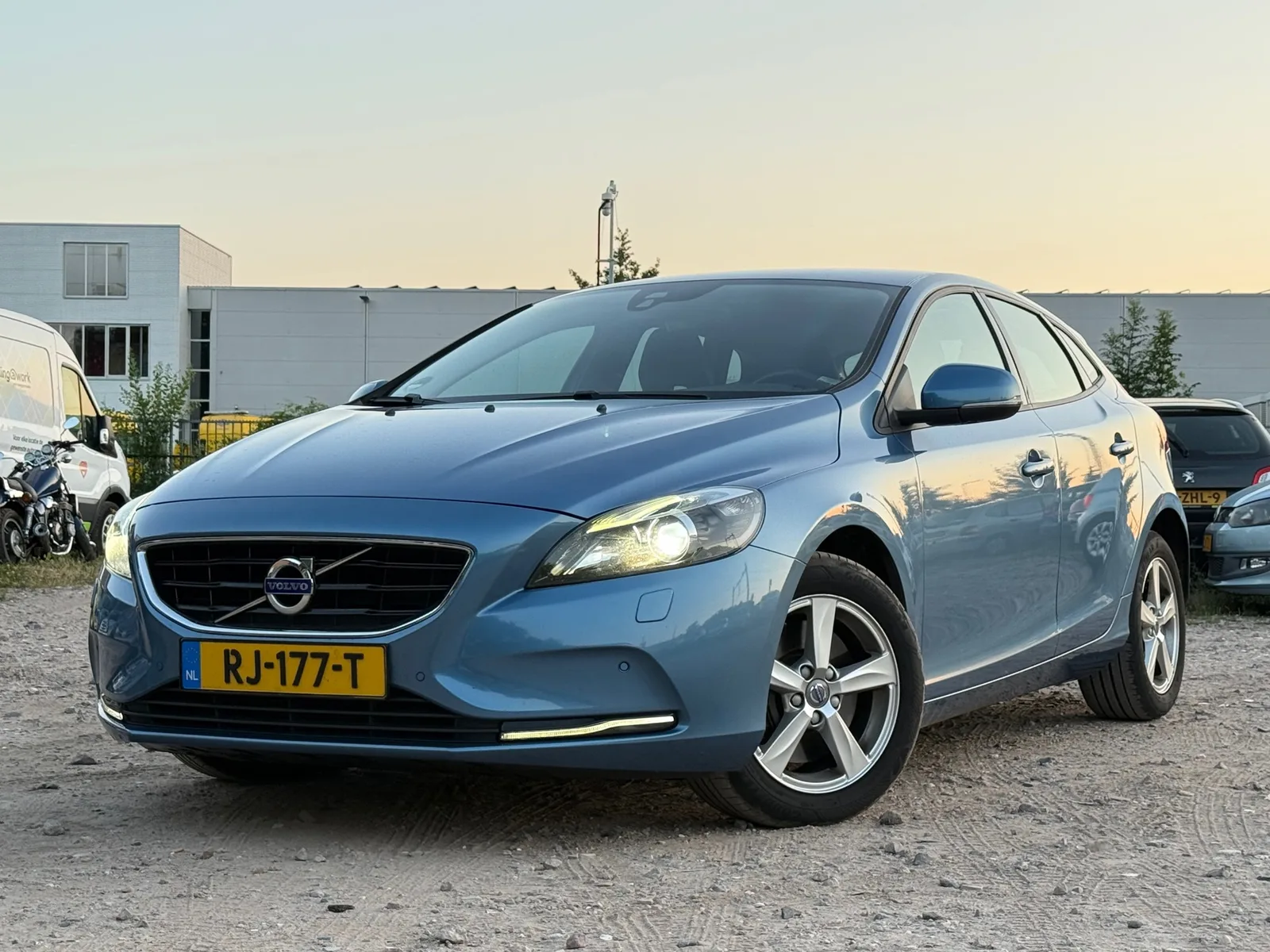 Volvo V40 (2016) — foto 1