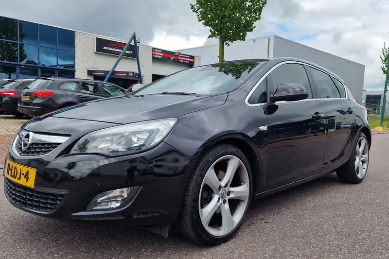 Opel Astra (2010)