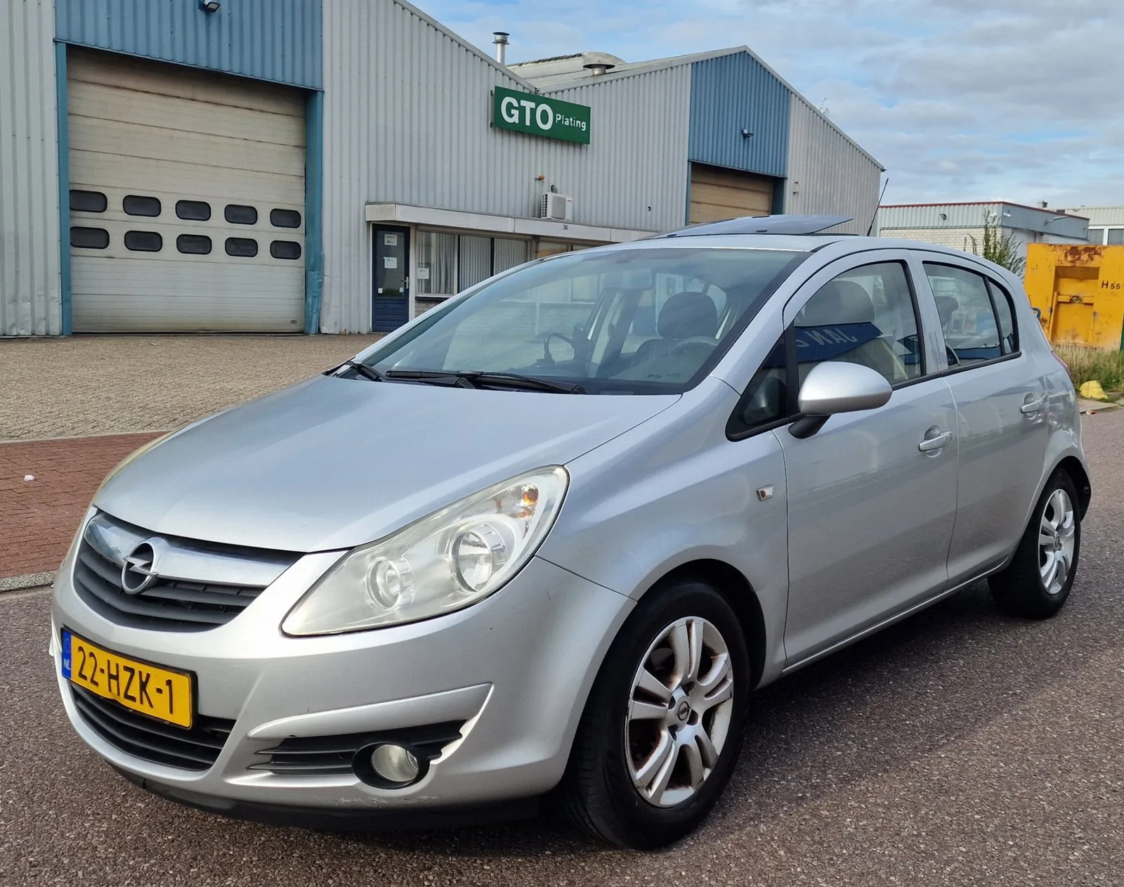 Opel Corsa (2009) — foto 1