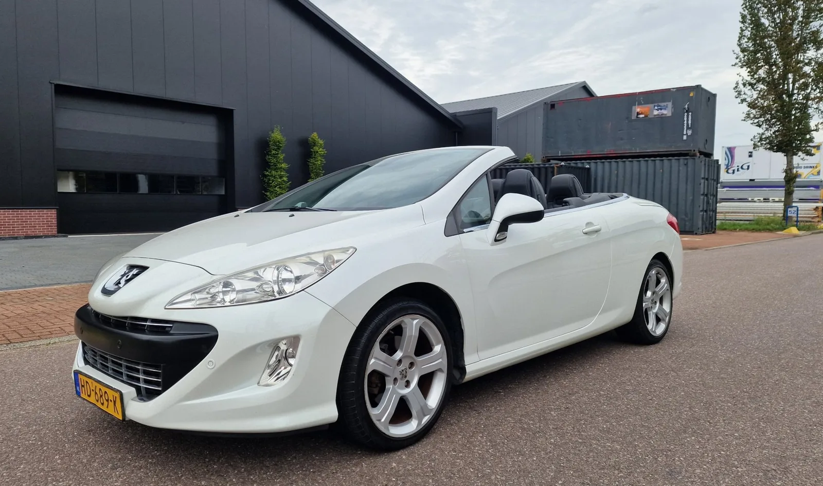 Peugeot 308 (2010) — foto 1