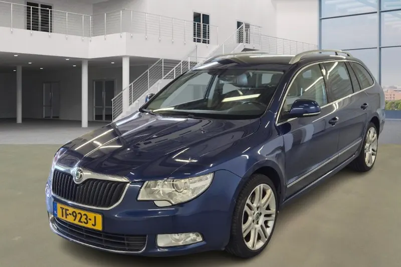 Škoda Superb (2011)