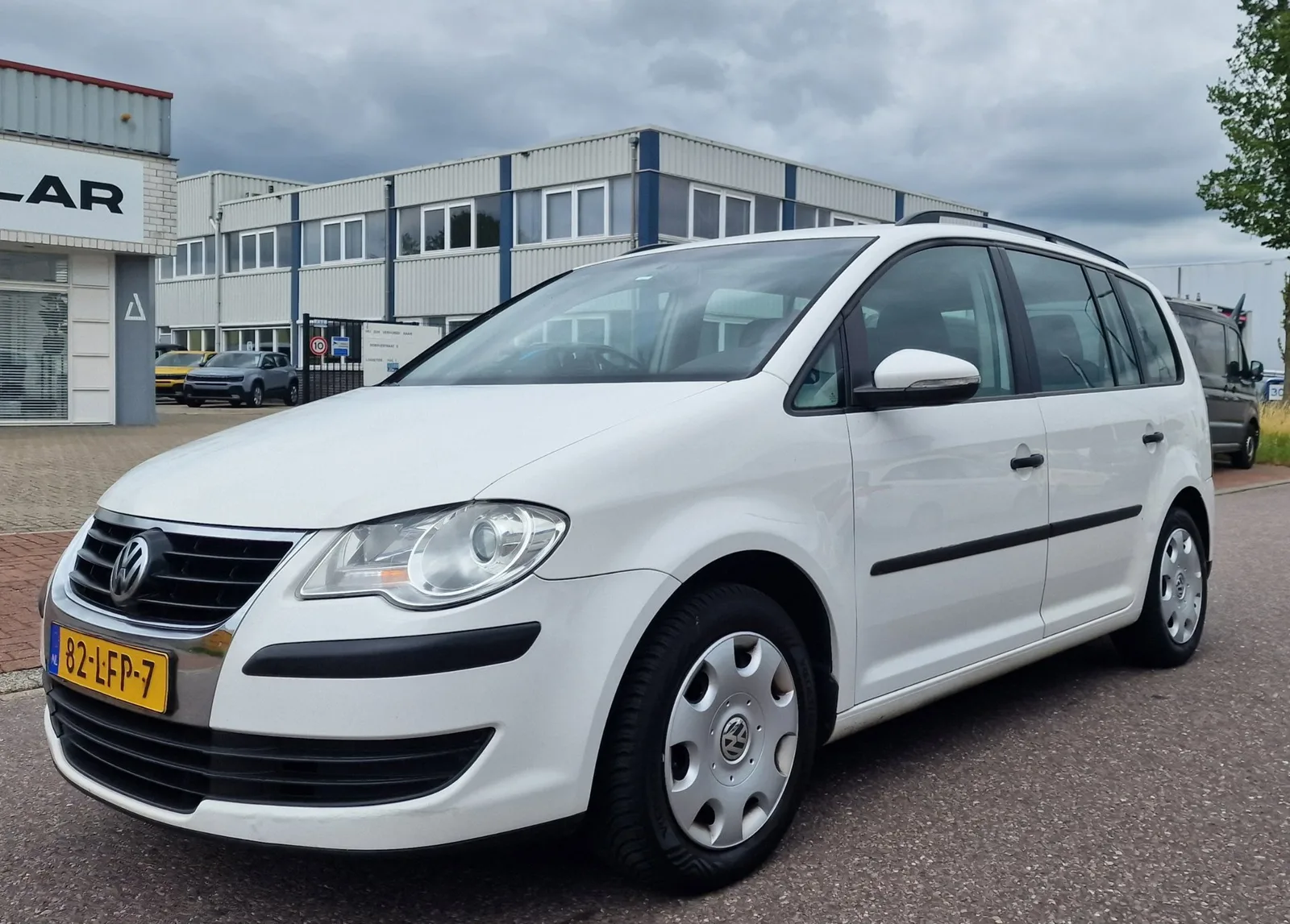 Volkswagen Touran (2010) — foto 1