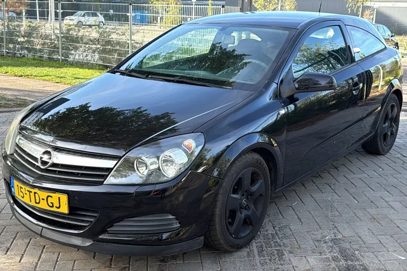 Opel Astra GTC (2006)