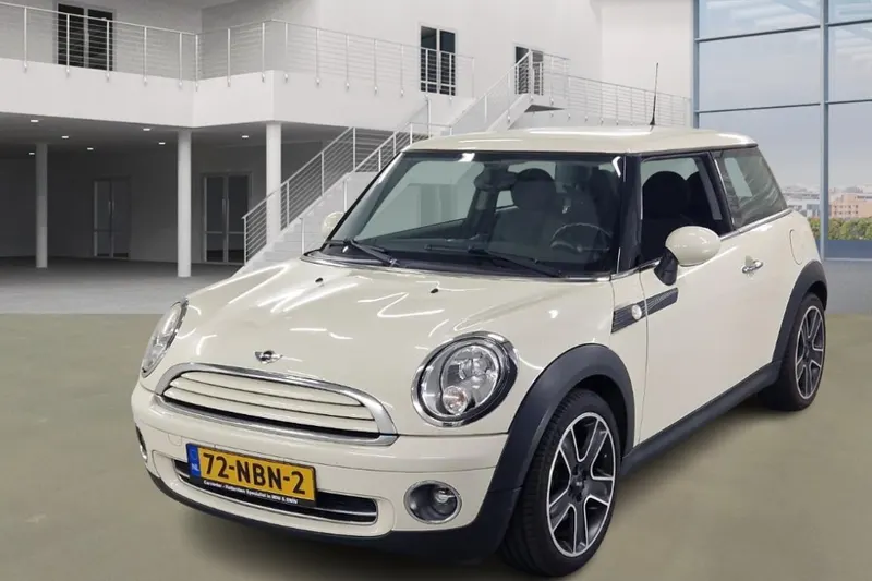 MINI One (2010)