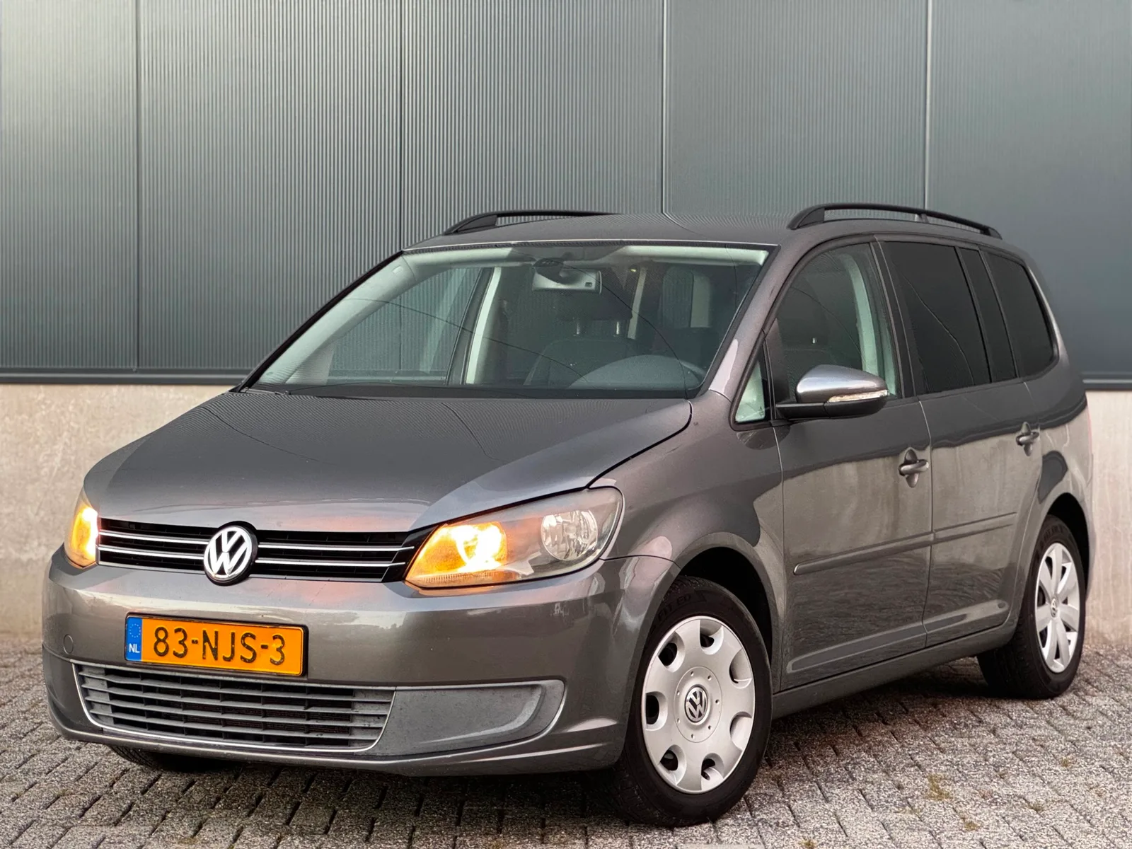 Volkswagen Touran (2010) — foto 1