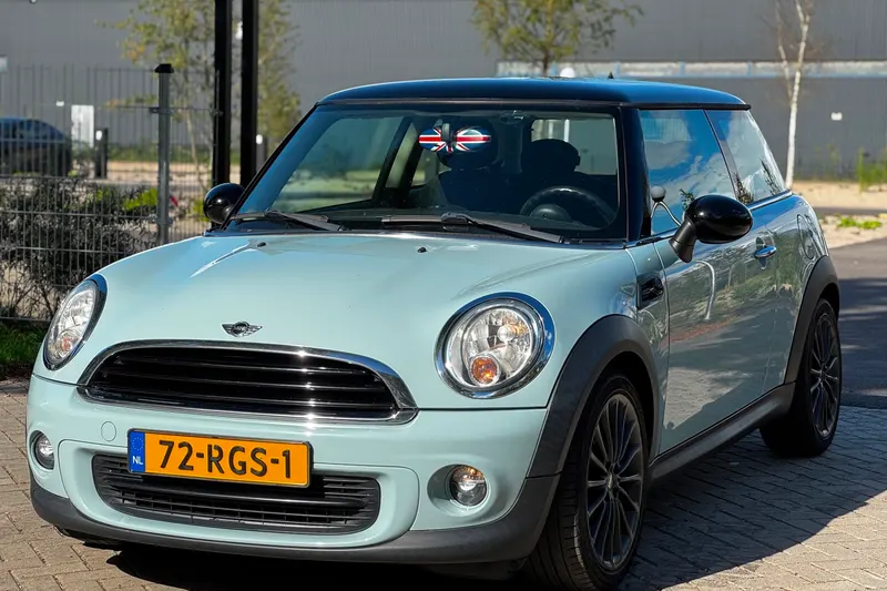 MINI One (2011)