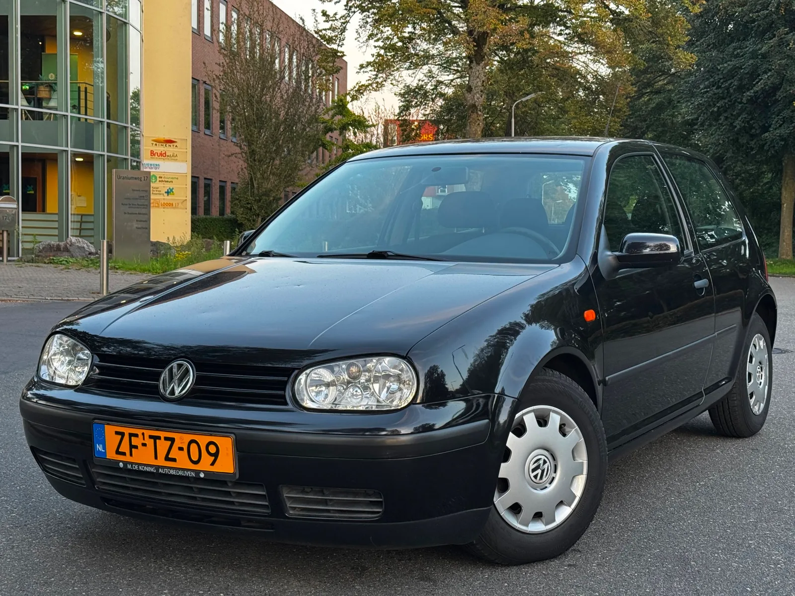 Volkswagen Golf (1999) — foto 1