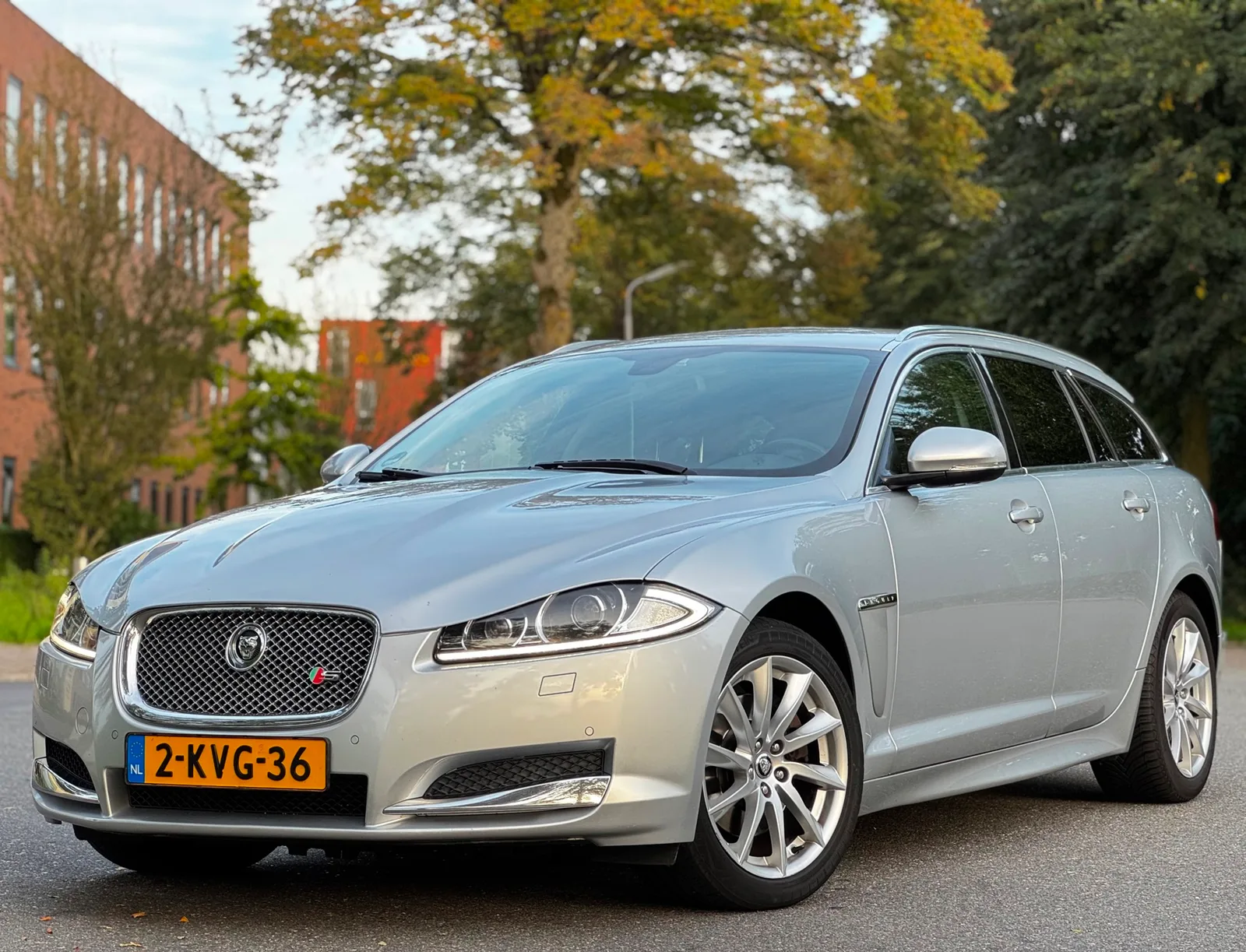 Jaguar XF (2013) — foto 1