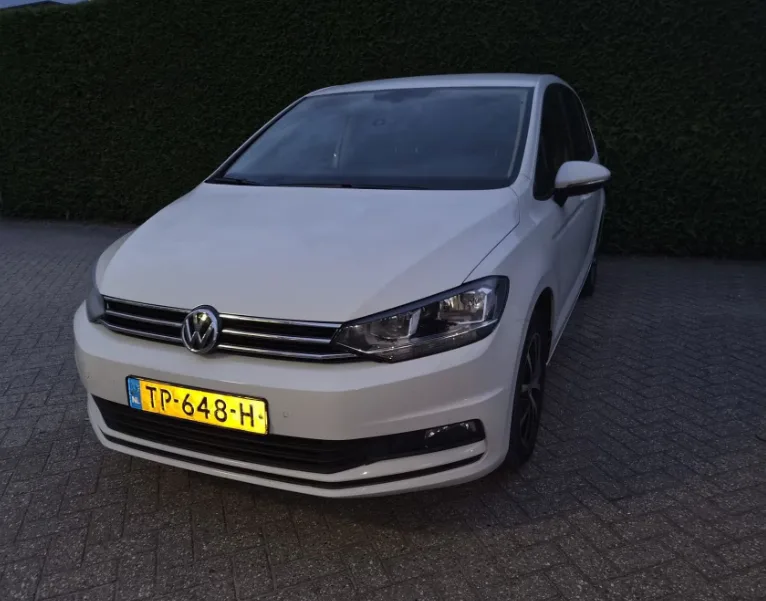 Volkswagen Touran (2018) — foto 1