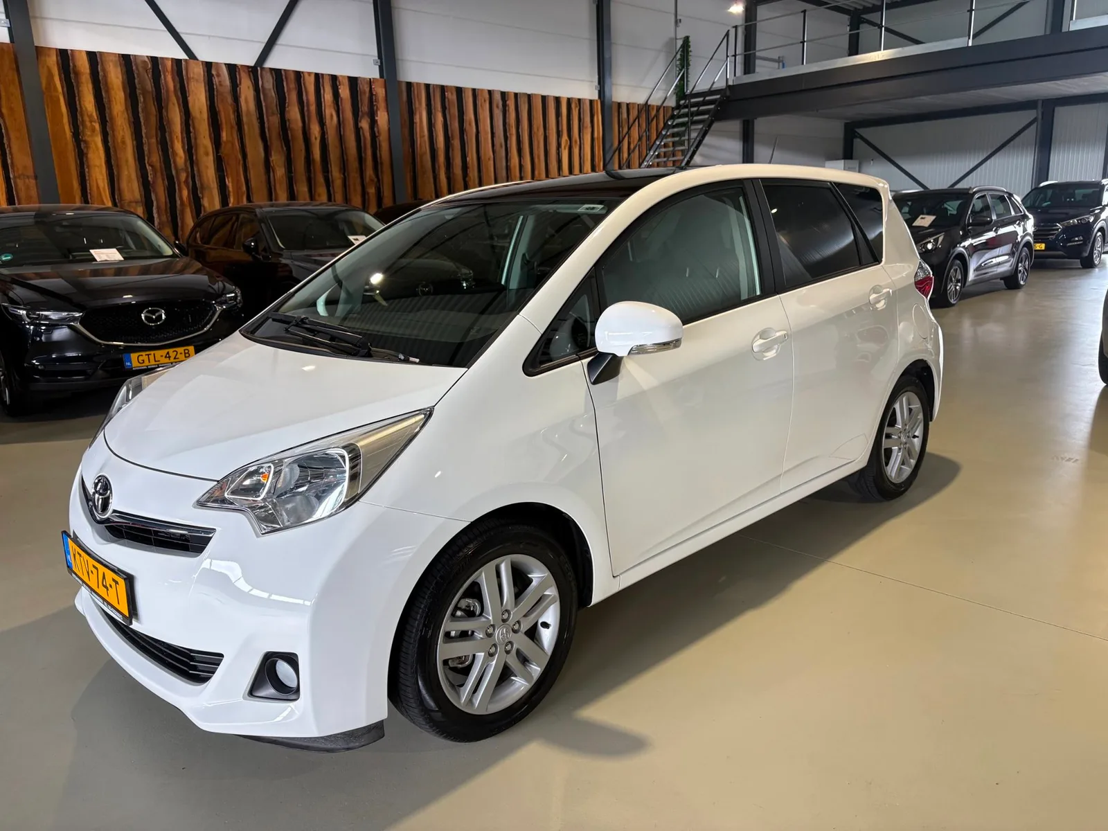 Toyota Verso S (2014) — foto 1