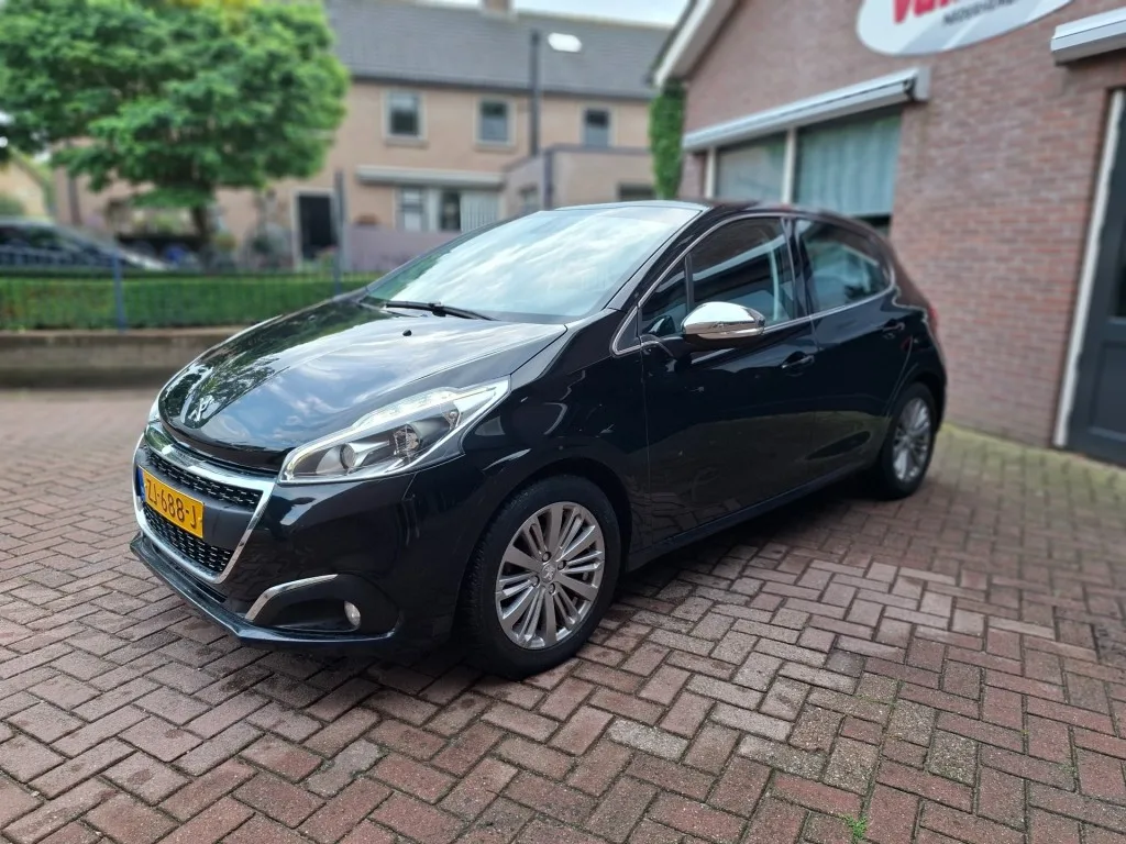Peugeot 208 (2019) — foto 1