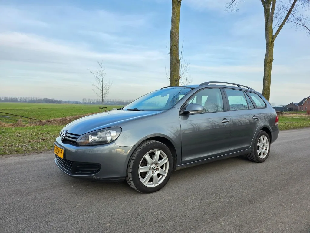 Volkswagen Golf (2010) — foto 1
