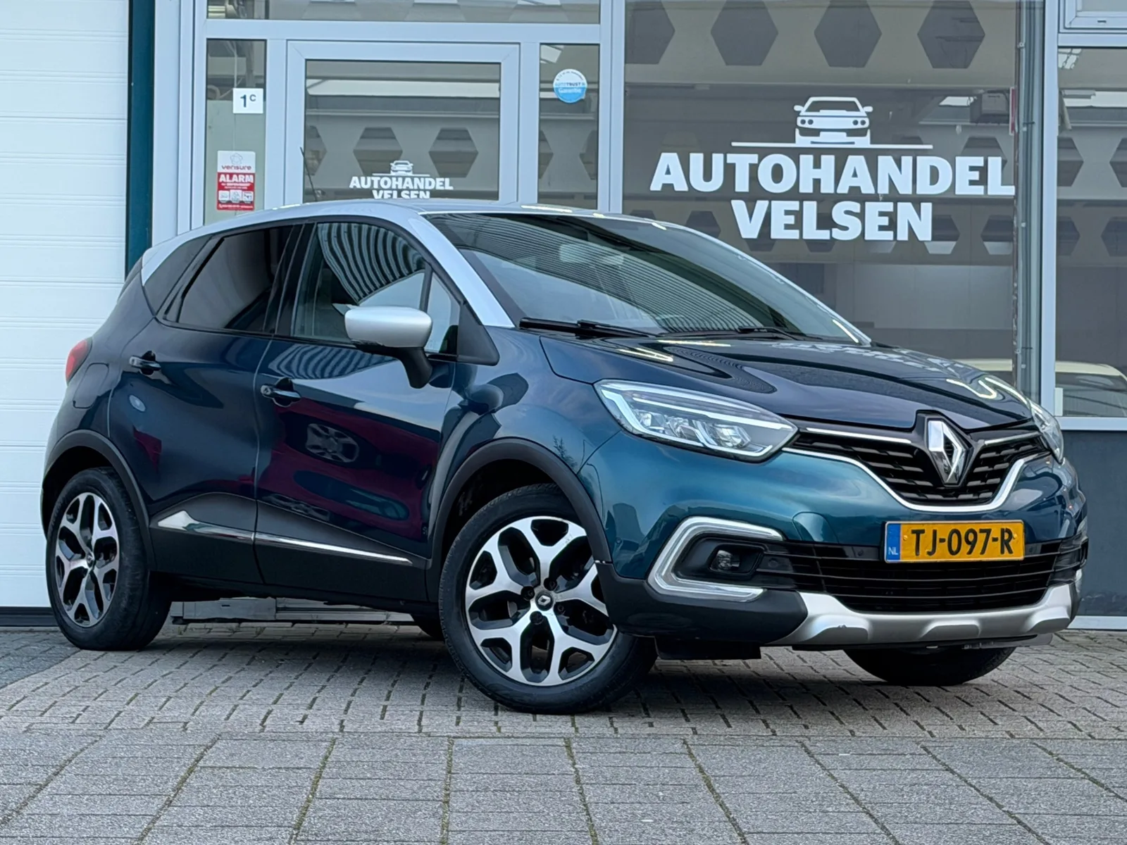 Renault Captur (2018) — foto 1