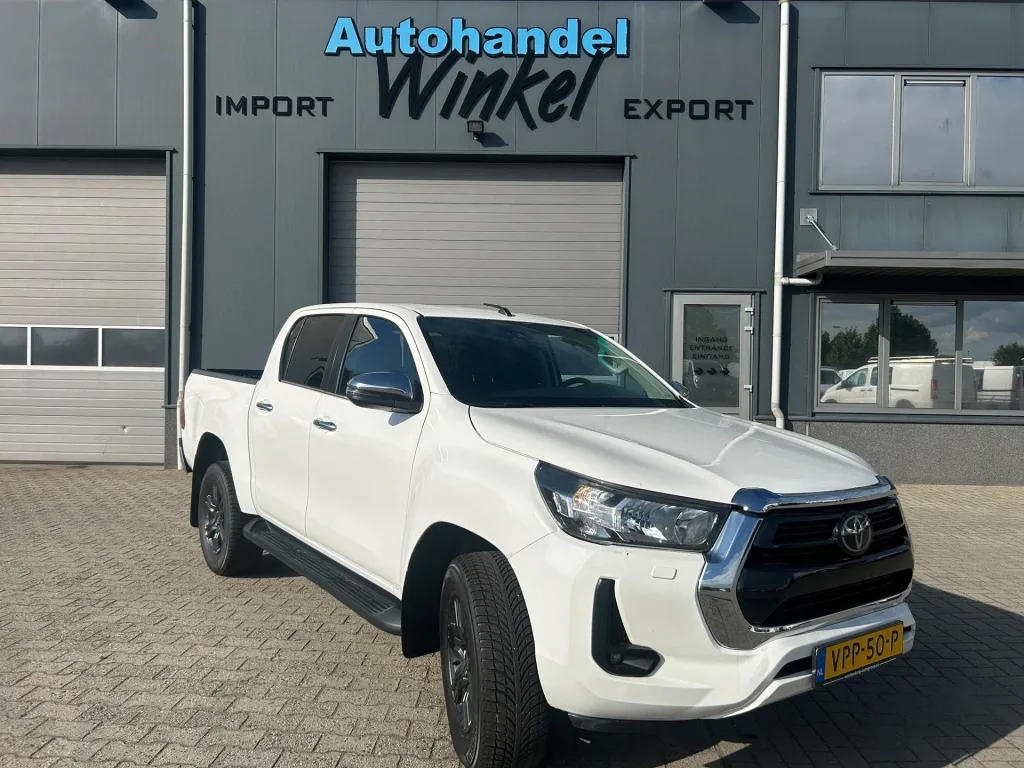 Toyota Hilux (2022) — foto 1