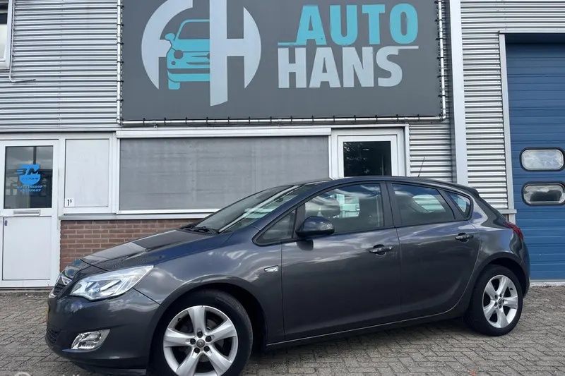 Opel Astra (2010)