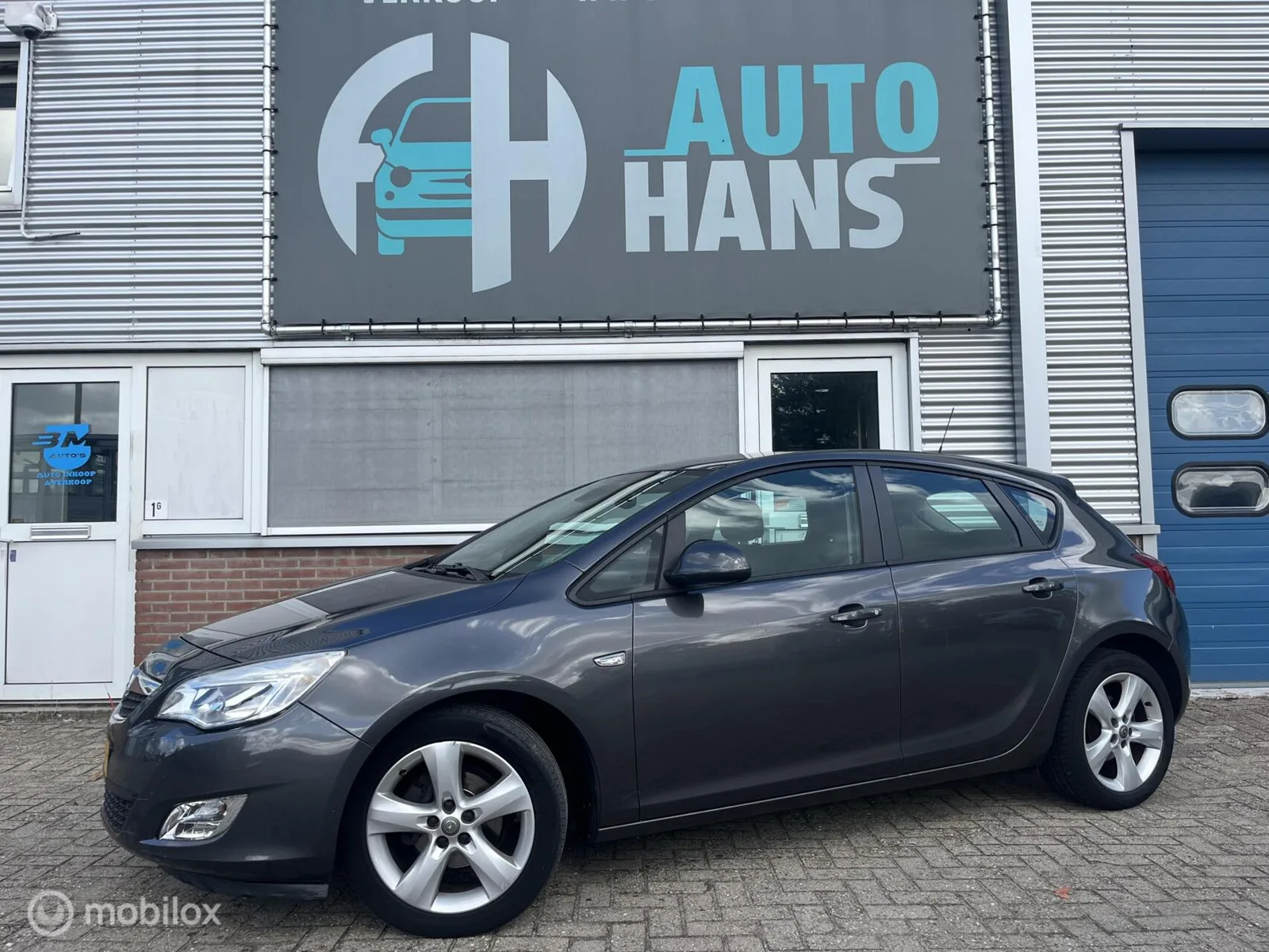 Opel Astra (2010) — foto 1