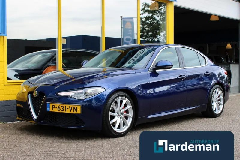 Alfa Romeo Giulia (2016)