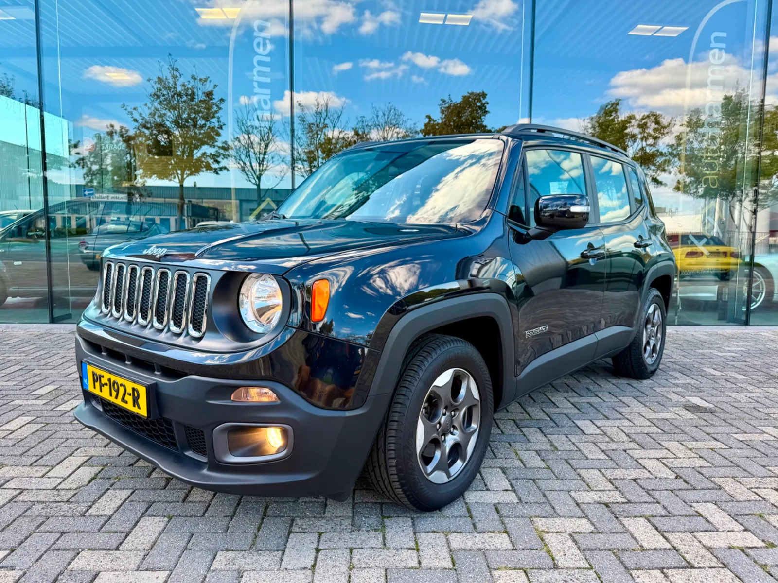 Jeep Renegade (2017) — foto 1