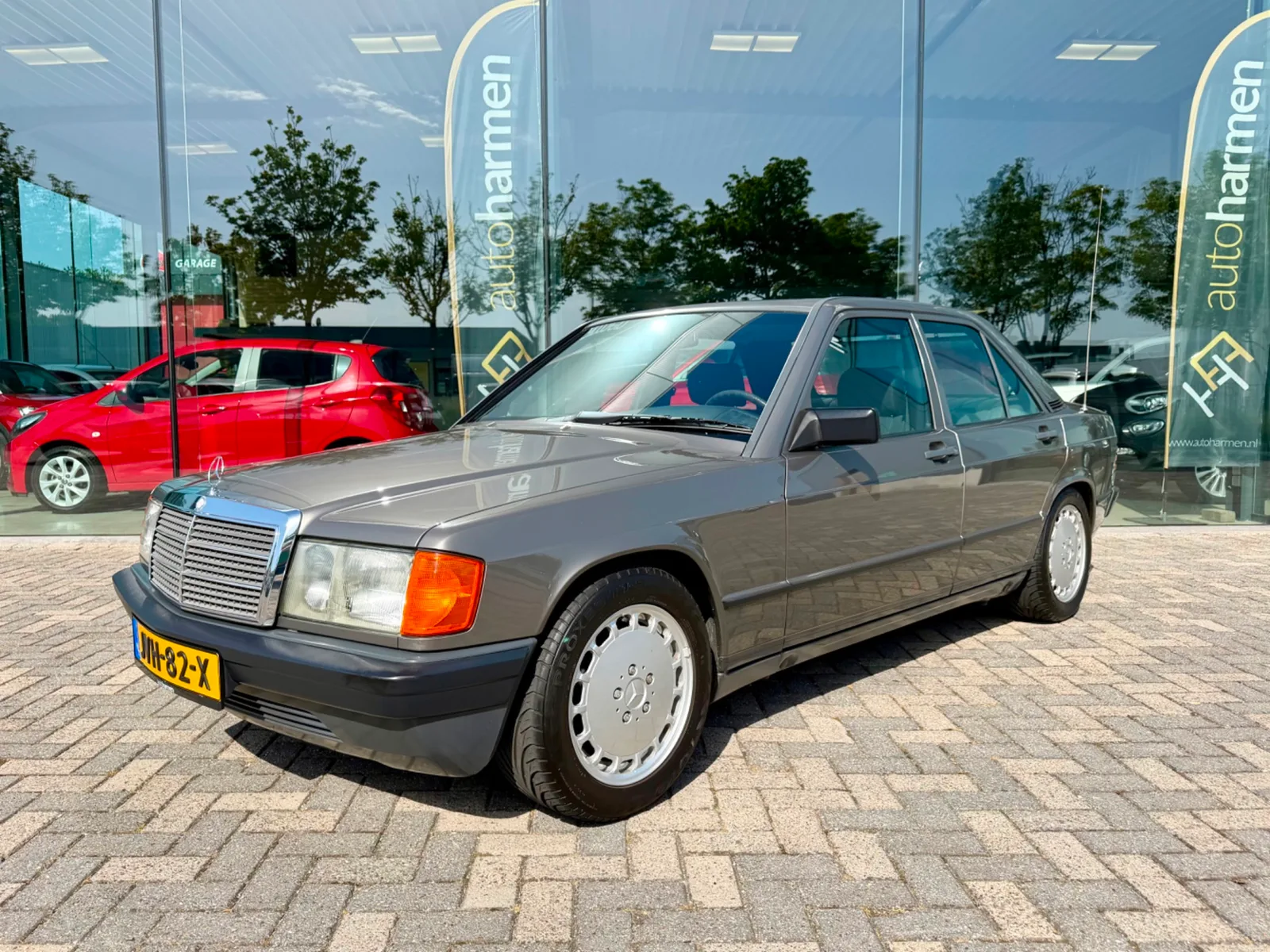 Mercedes-Benz 190-Serie (1986) — foto 1