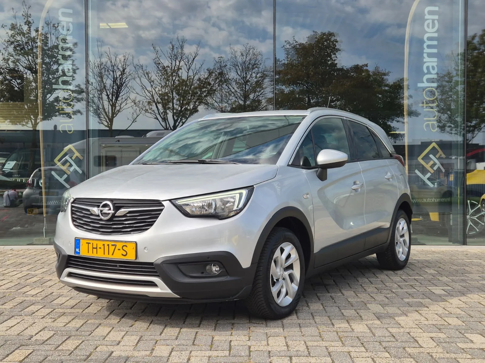 Opel Crossland (2018) — foto 1