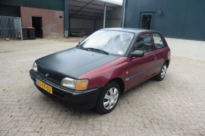 Toyota Starlet (1993)