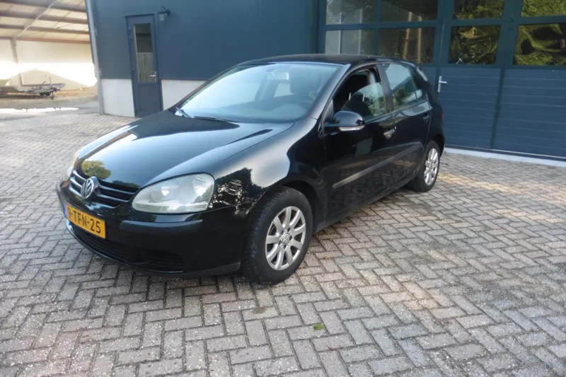 Volkswagen Golf (2004)