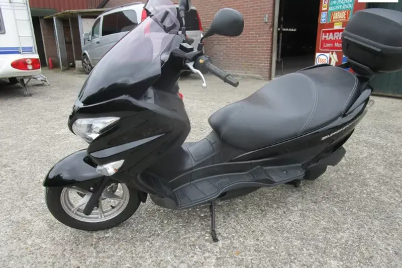 Suzuki Burgman 200 (2015)