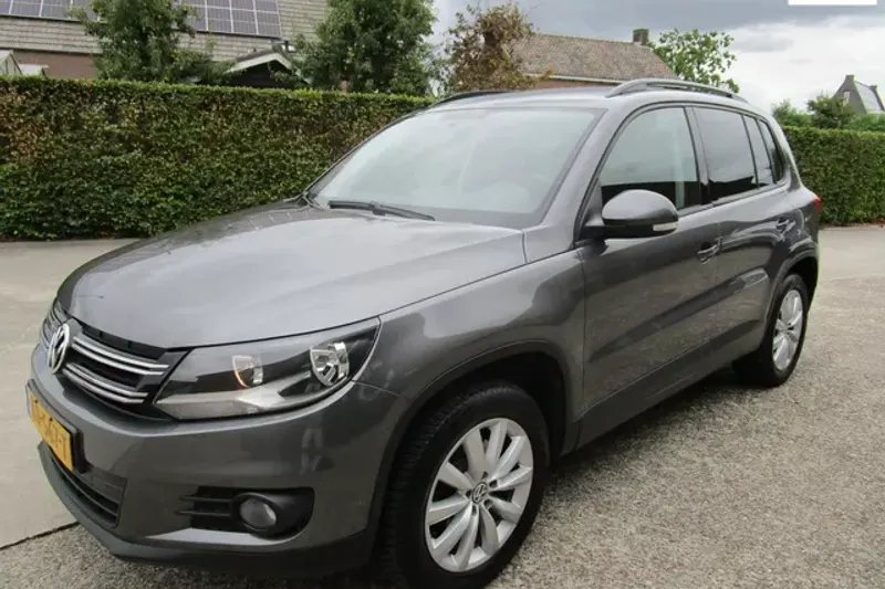Volkswagen Tiguan (2015)