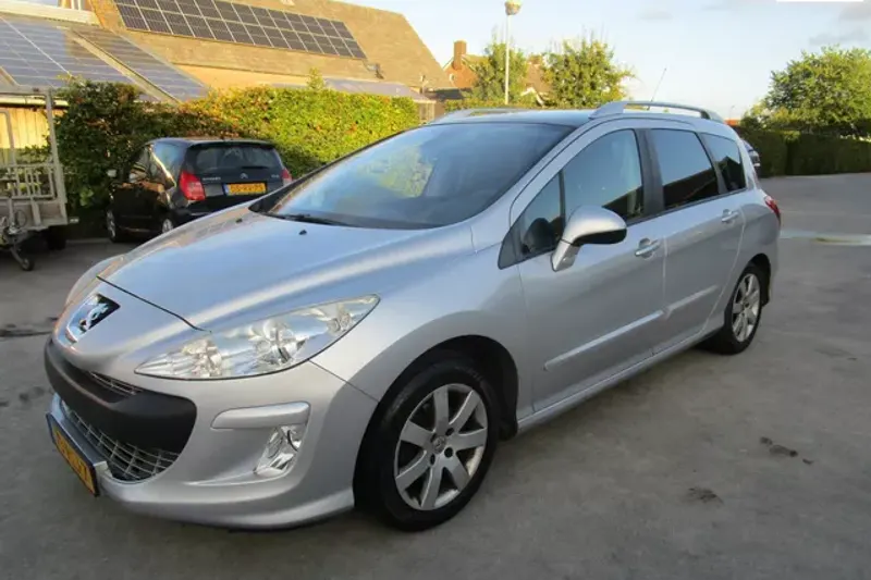 Peugeot 308 (2010)