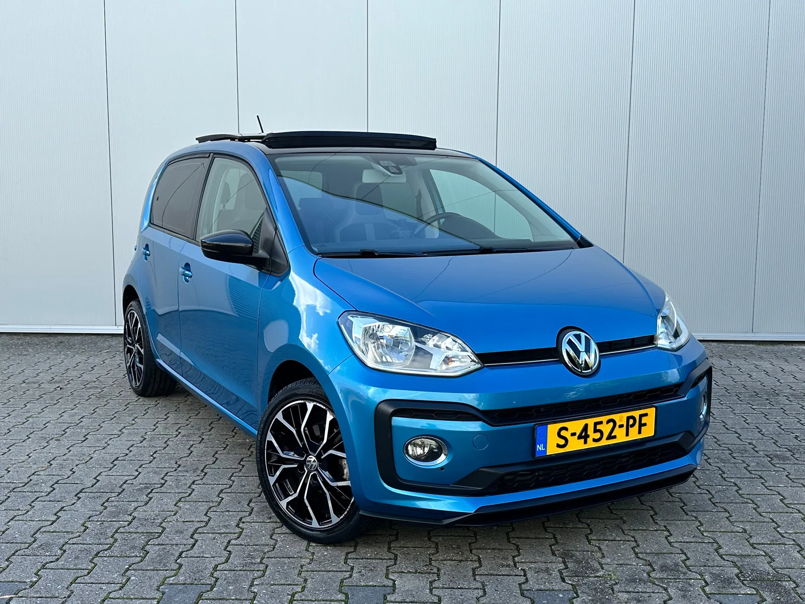 Volkswagen Up! (2017) — foto 1