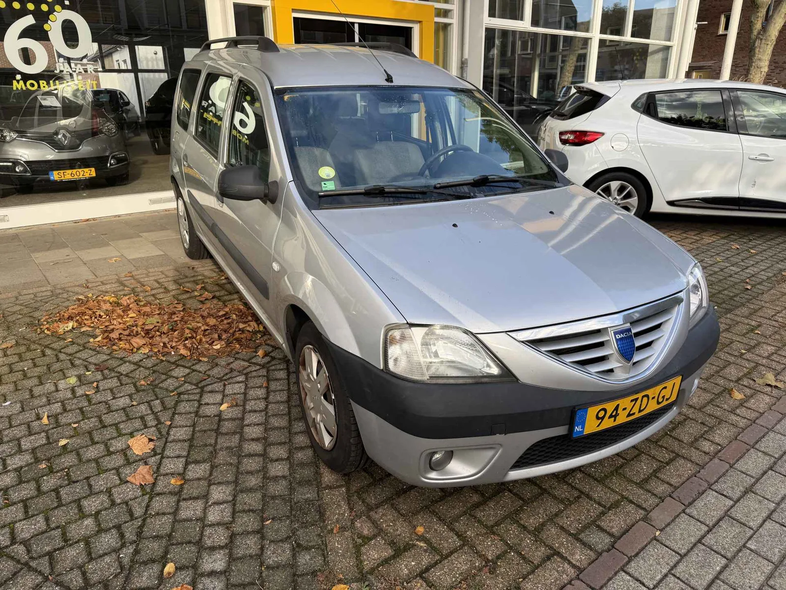 Dacia Logan MCV (2008) — foto 1