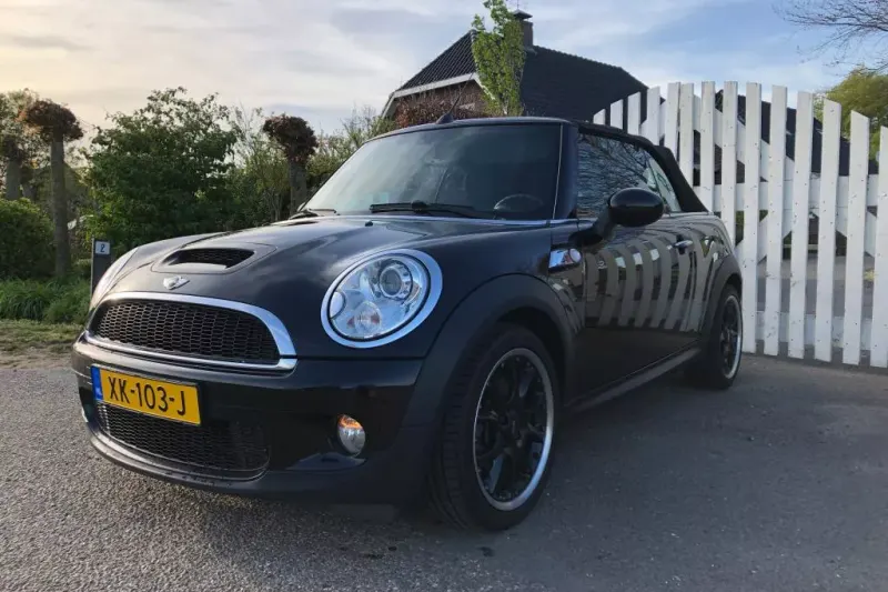 MINI Cabrio (2010)