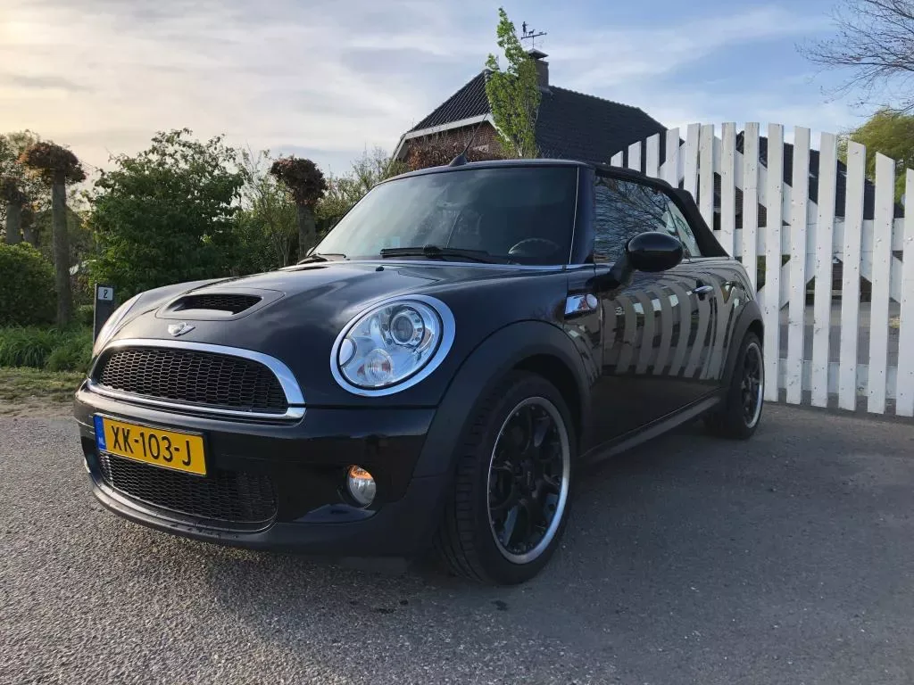 MINI Cabrio (2010) — foto 1