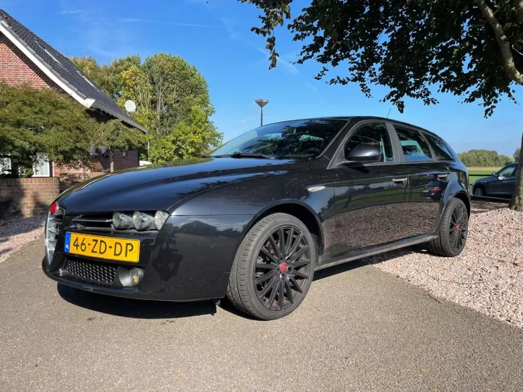 Alfa Romeo 159 (2008) — foto 1