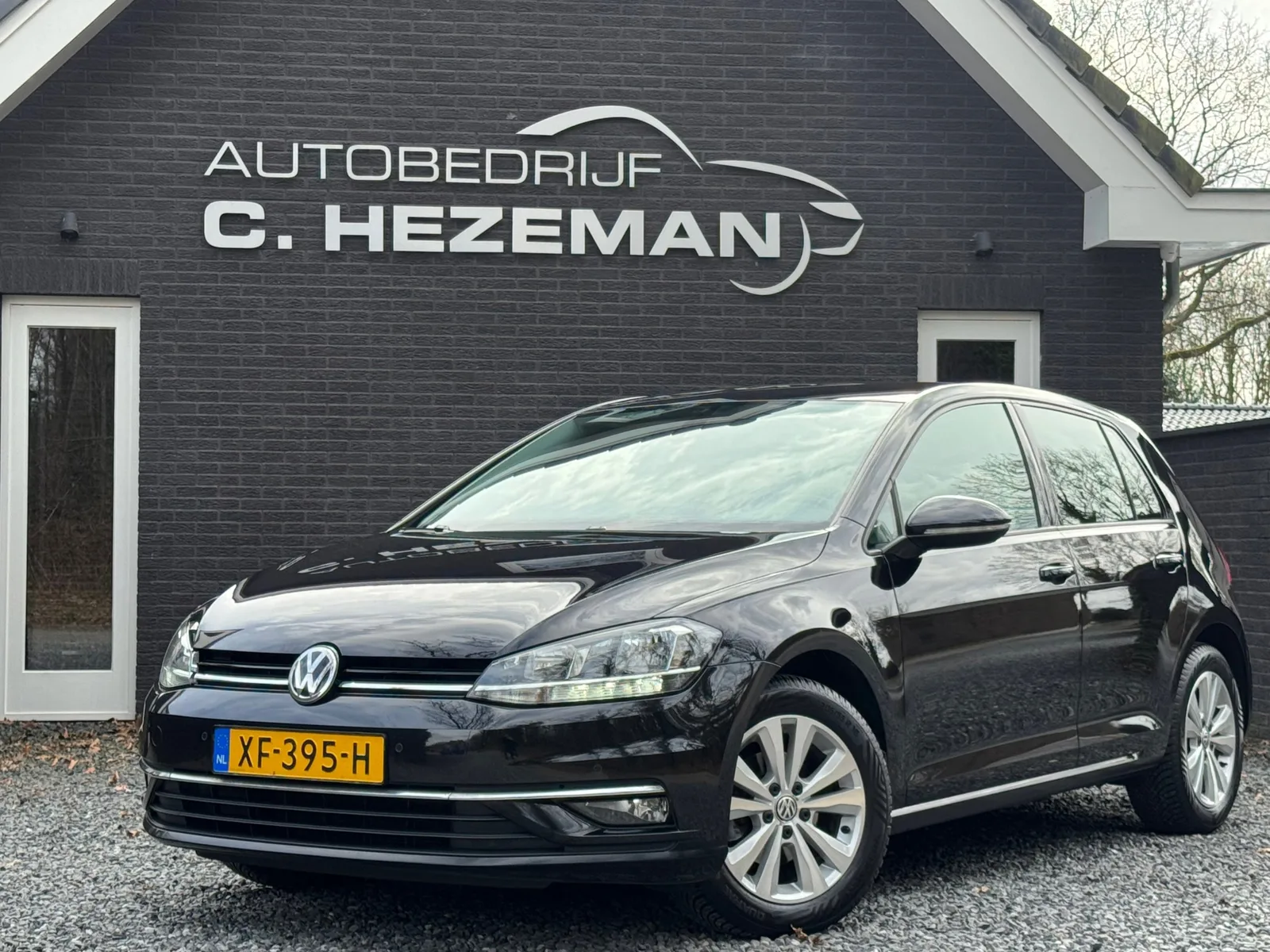 Volkswagen Golf (2019) — foto 1