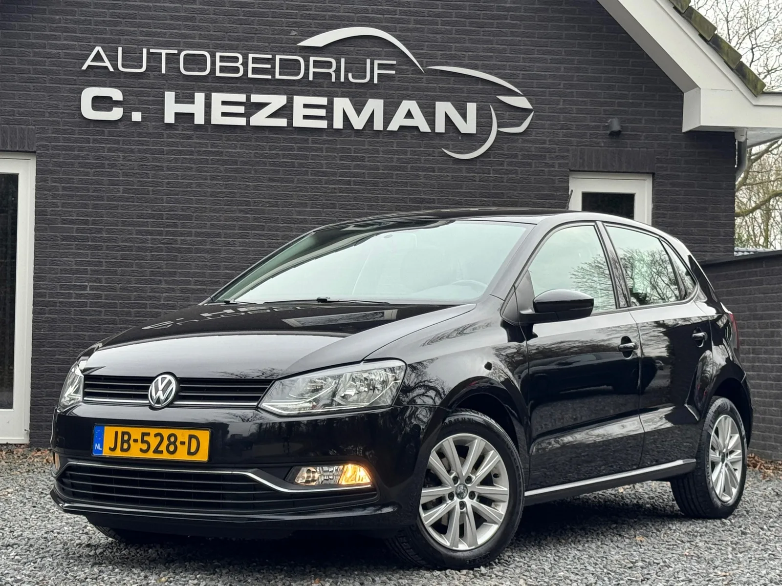 Volkswagen Polo (2015) — foto 1
