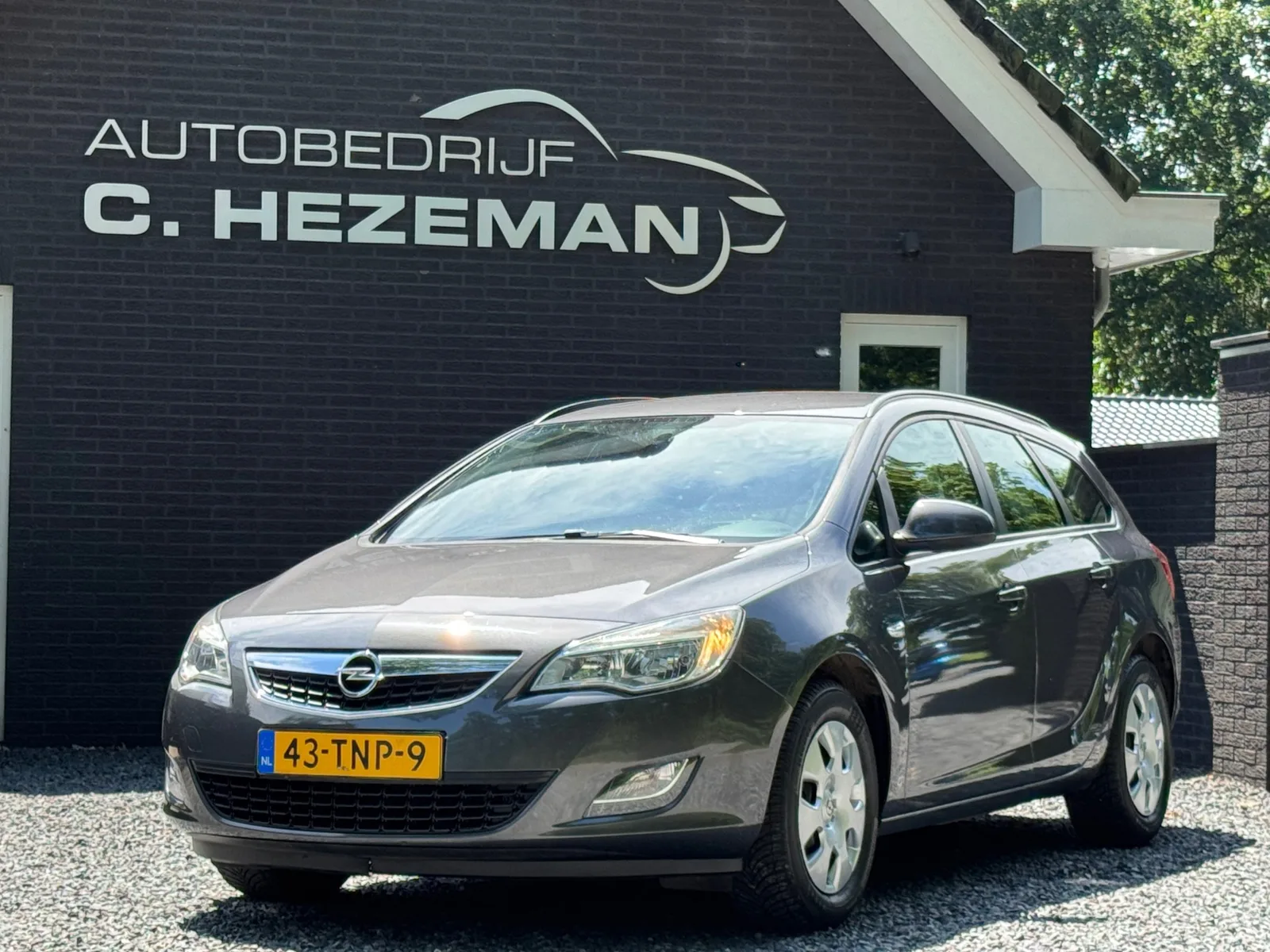 Opel Astra (2012) — foto 1