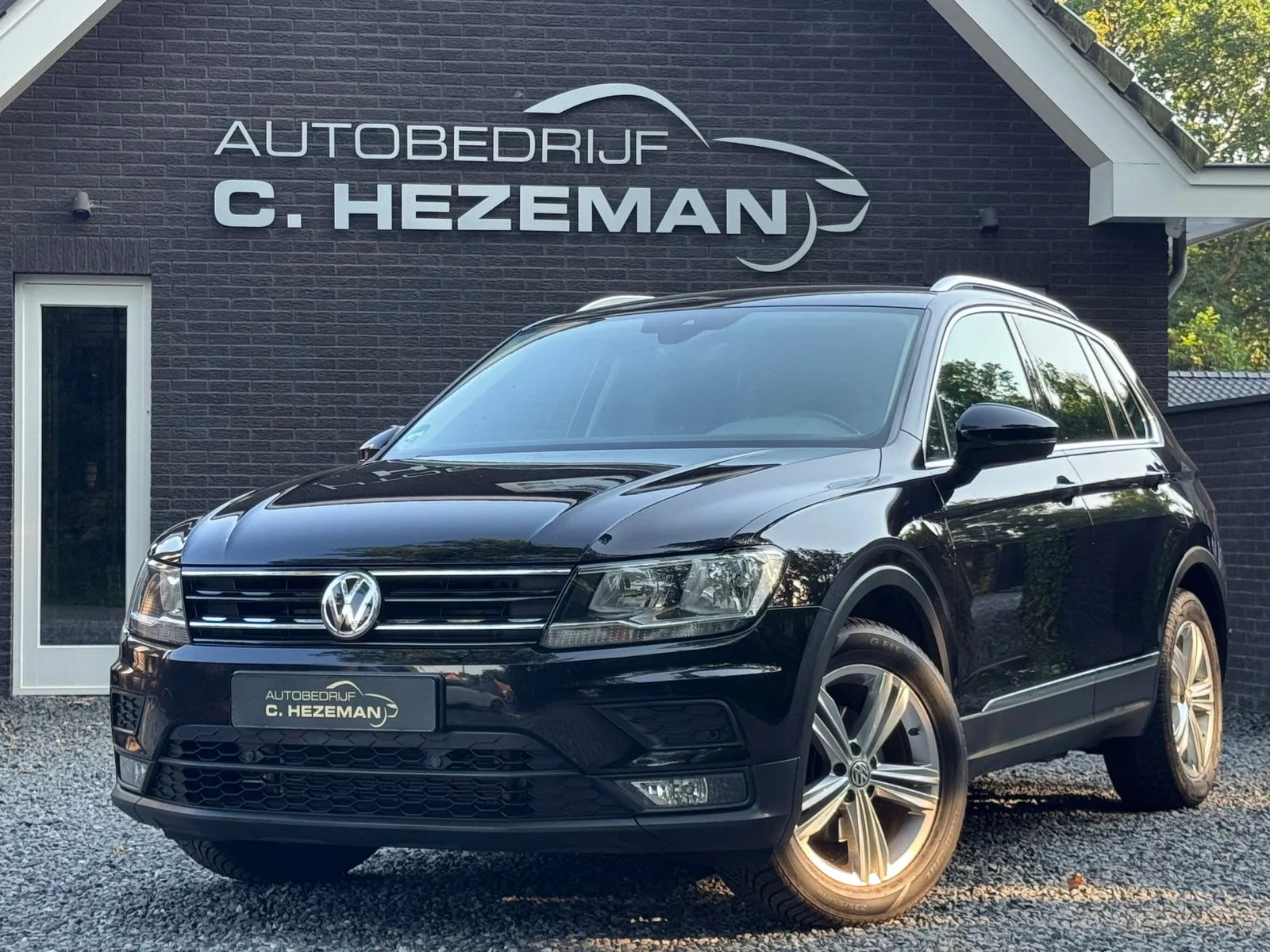 Volkswagen Tiguan (2018) — foto 1