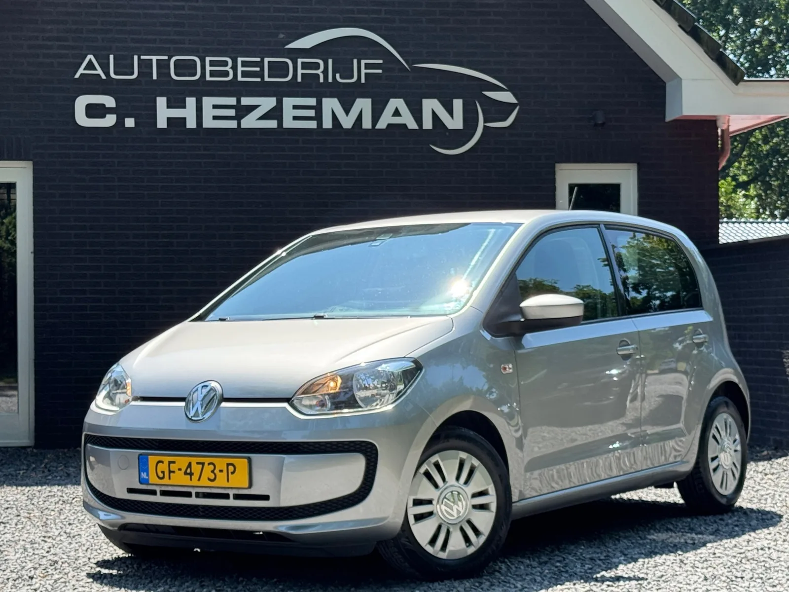 Volkswagen Up! (2015) — foto 1