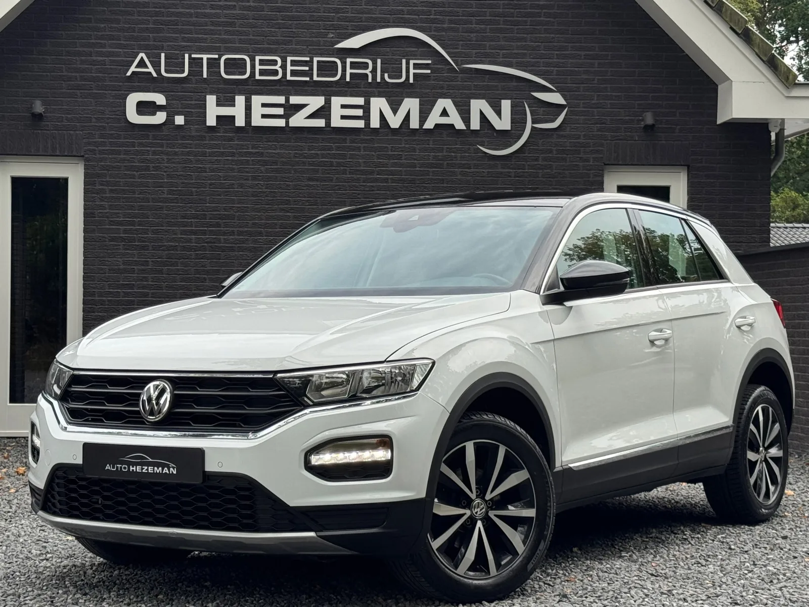 Volkswagen T-Roc (2019) — foto 1