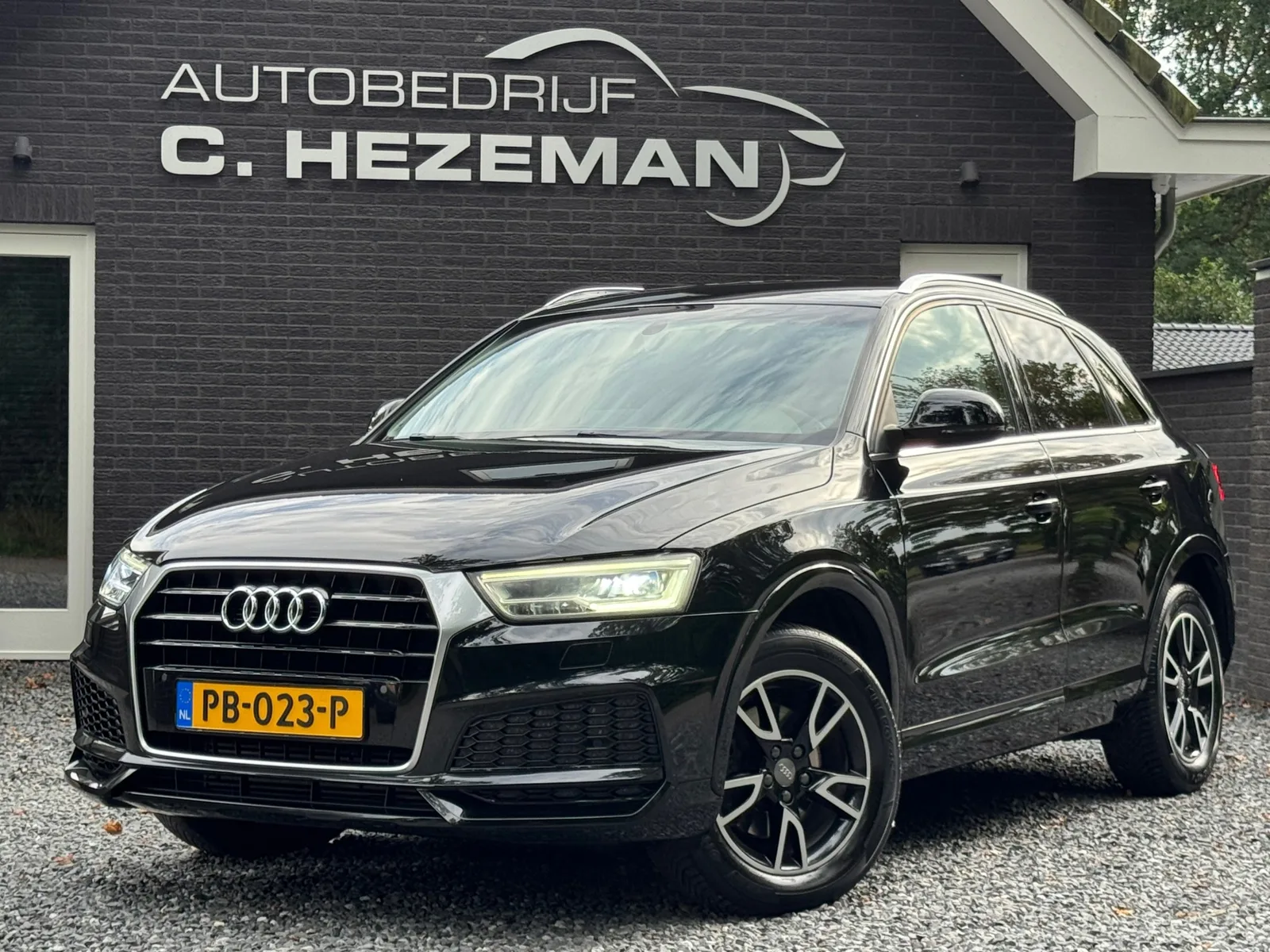 Audi Q3 (2016) — foto 1