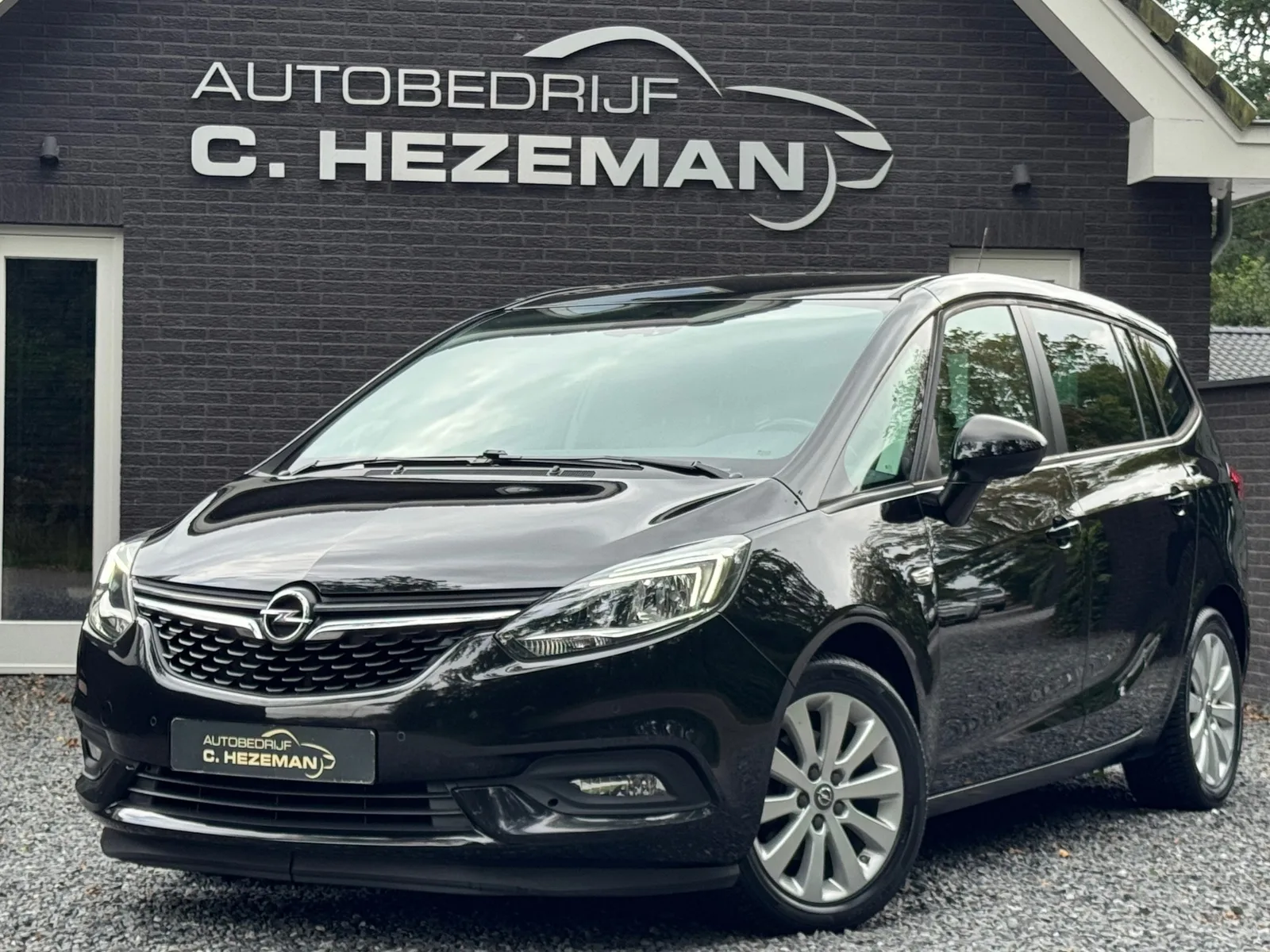 Opel Zafira (2018) — foto 1