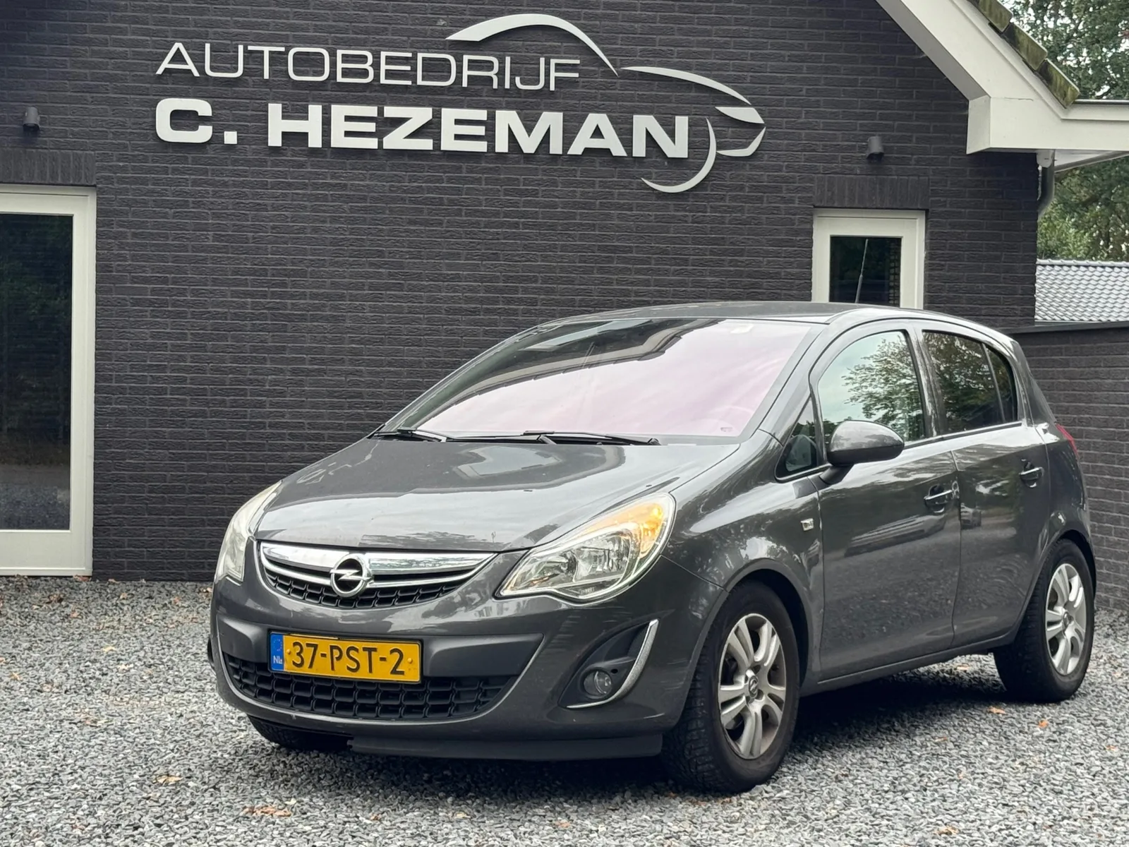 Opel Corsa (2011) — foto 1
