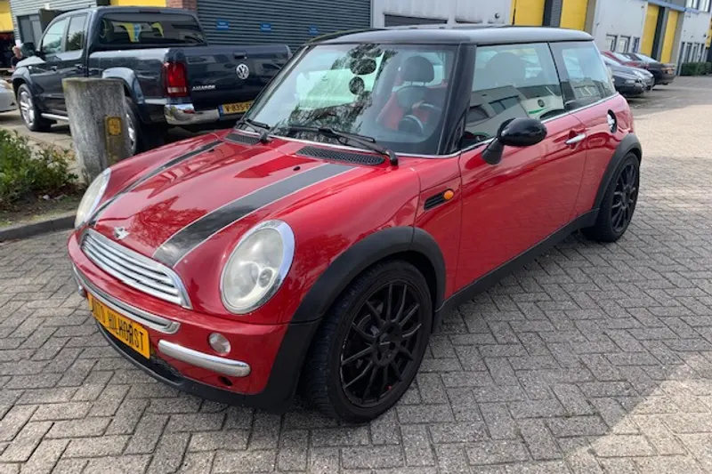 MINI Cooper (2002)