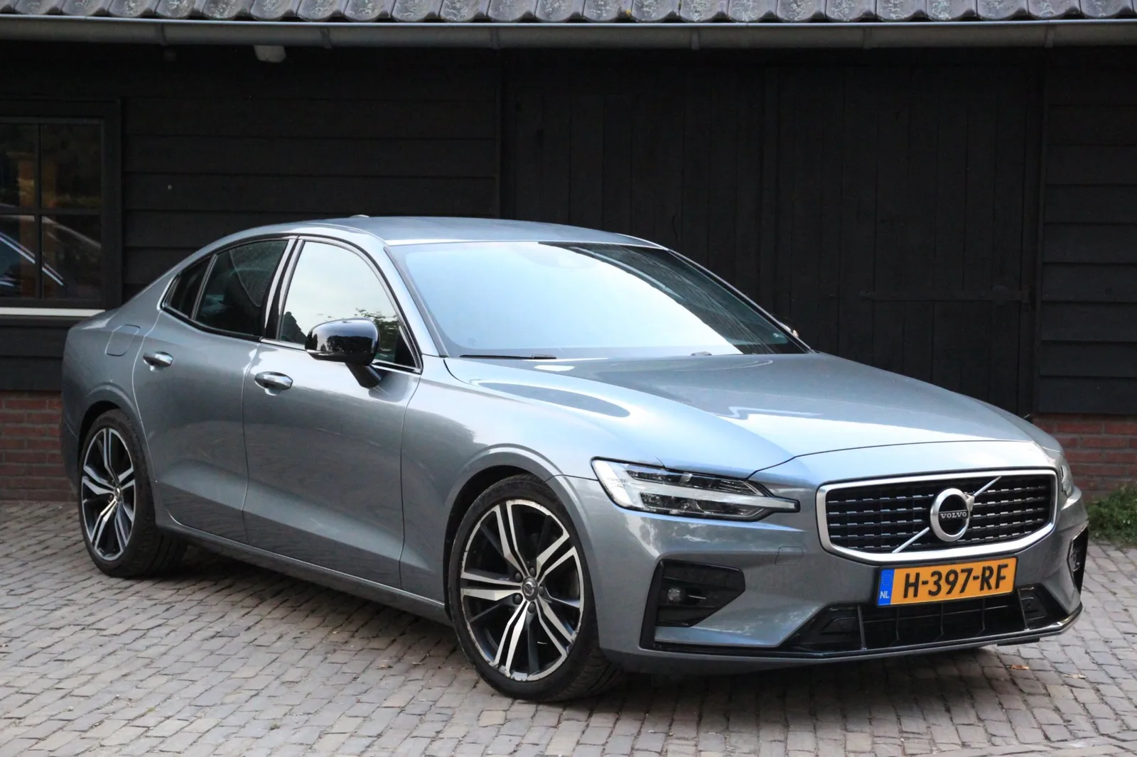 Volvo S60 (2020) — foto 1