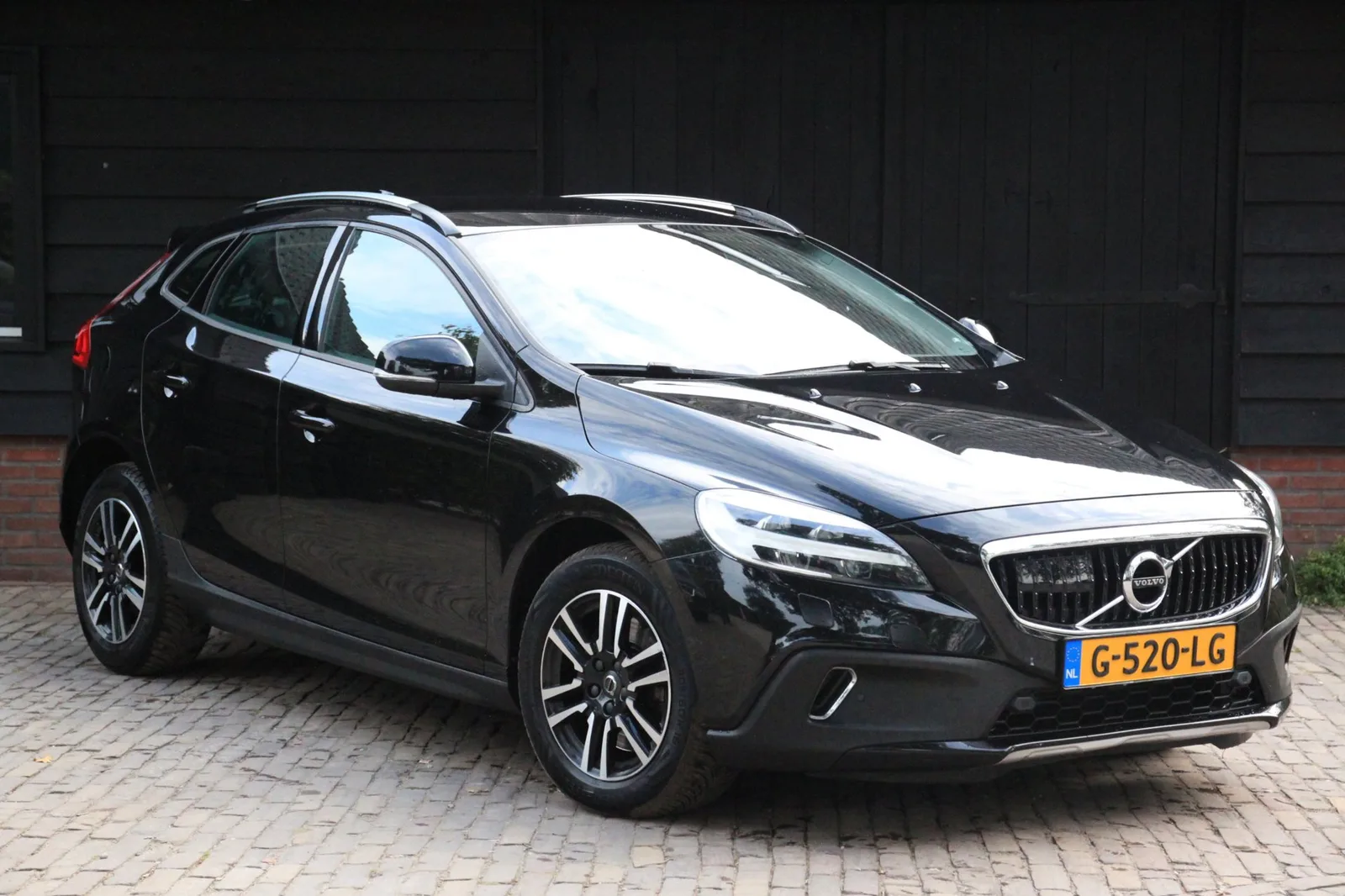 Volvo V40 Cross Country (2018) — foto 1