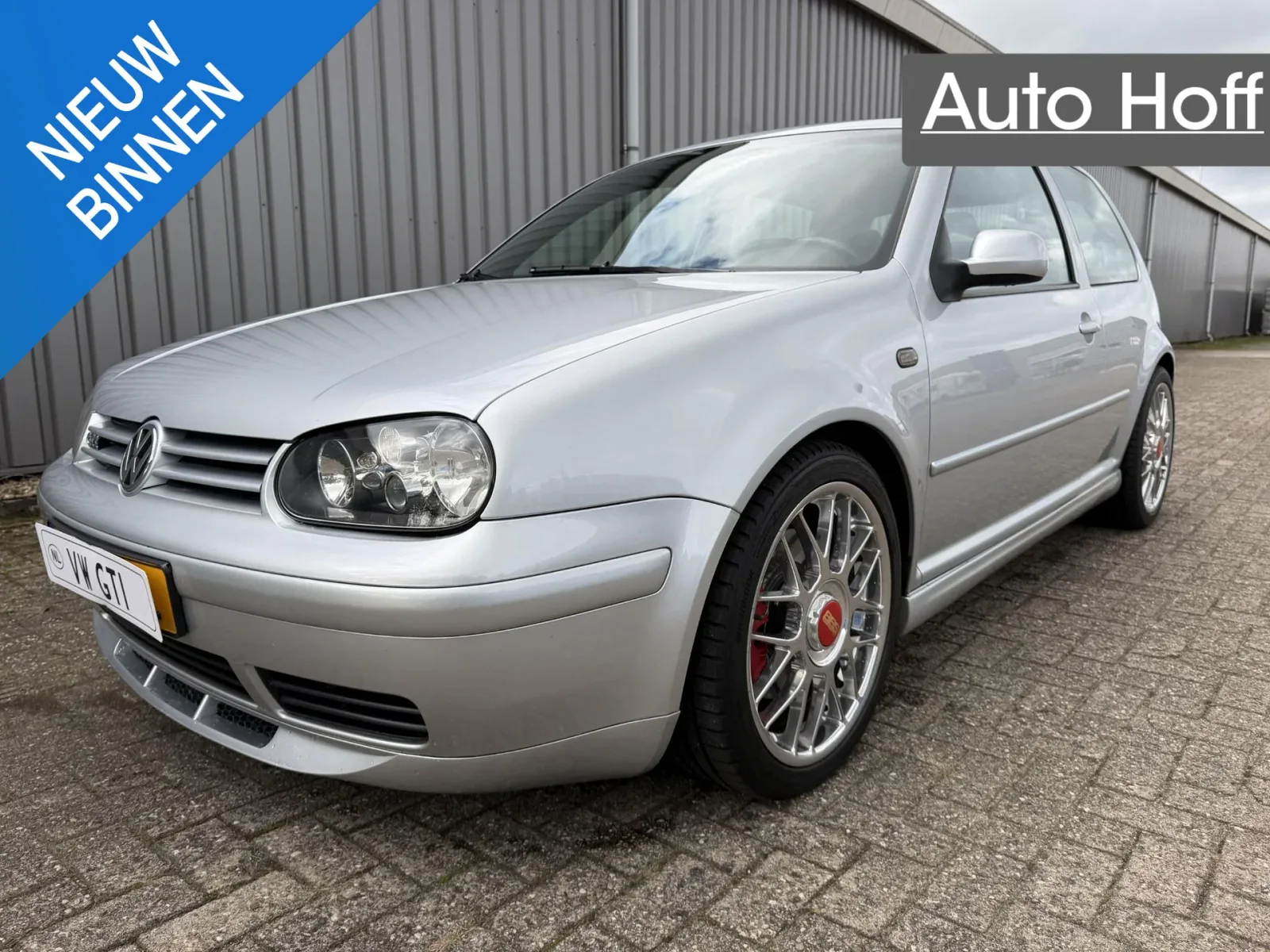 Volkswagen Golf (2002) — foto 1